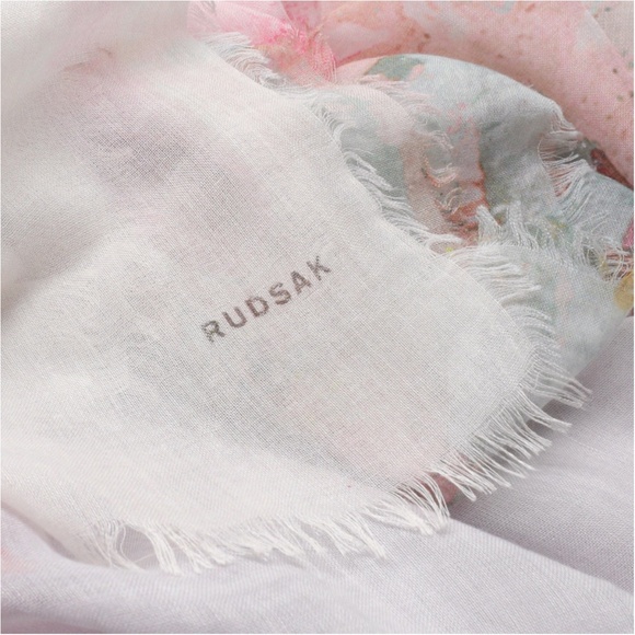 RUDSAK Large Rectangular Fringed Scarf Abstract Floral Motif 102" x 72" - Picture 2 of 9